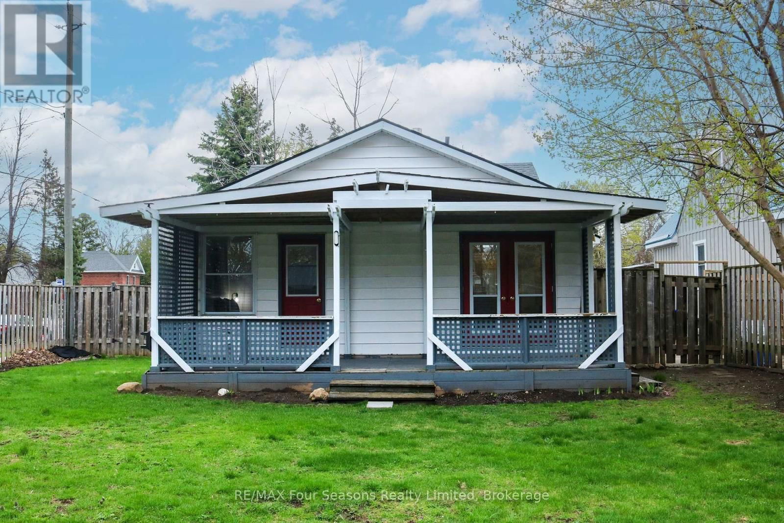 104 OAK STREET Image 24