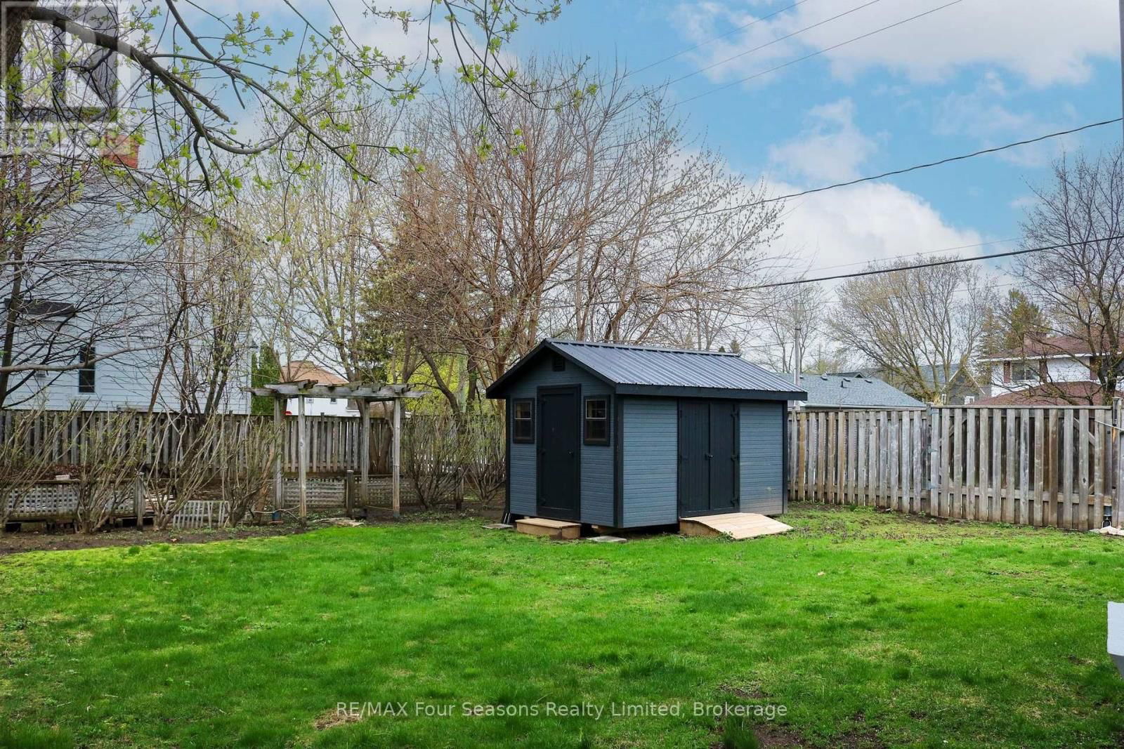 104 OAK STREET Image 28