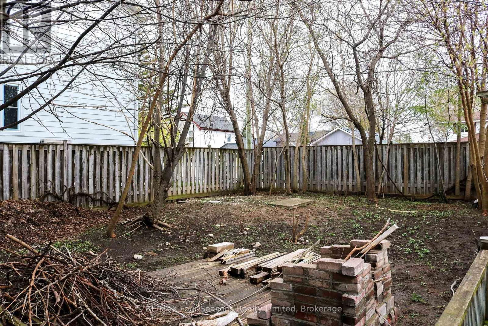 104 OAK STREET Image 32