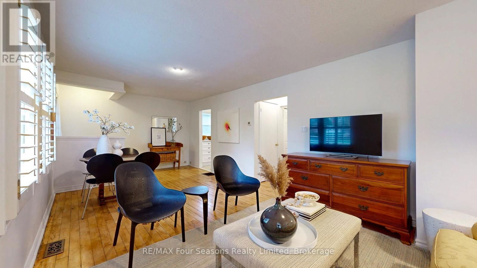 104 OAK STREET Image 4