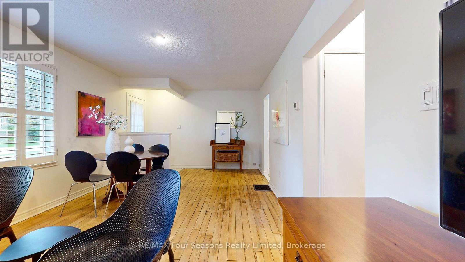 104 OAK STREET Image 6