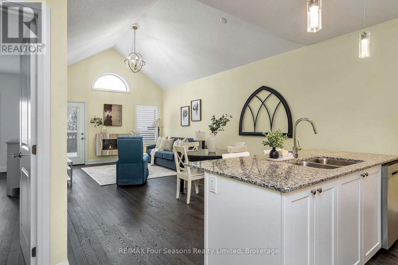 16 KARI CRESCENT Image 11
