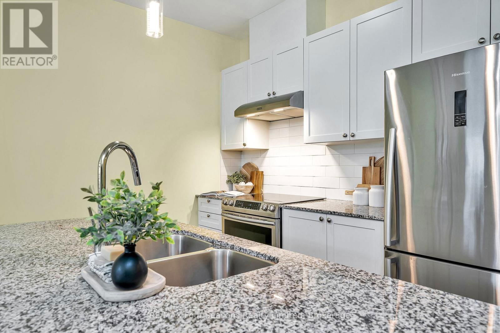 16 KARI CRESCENT Image 14
