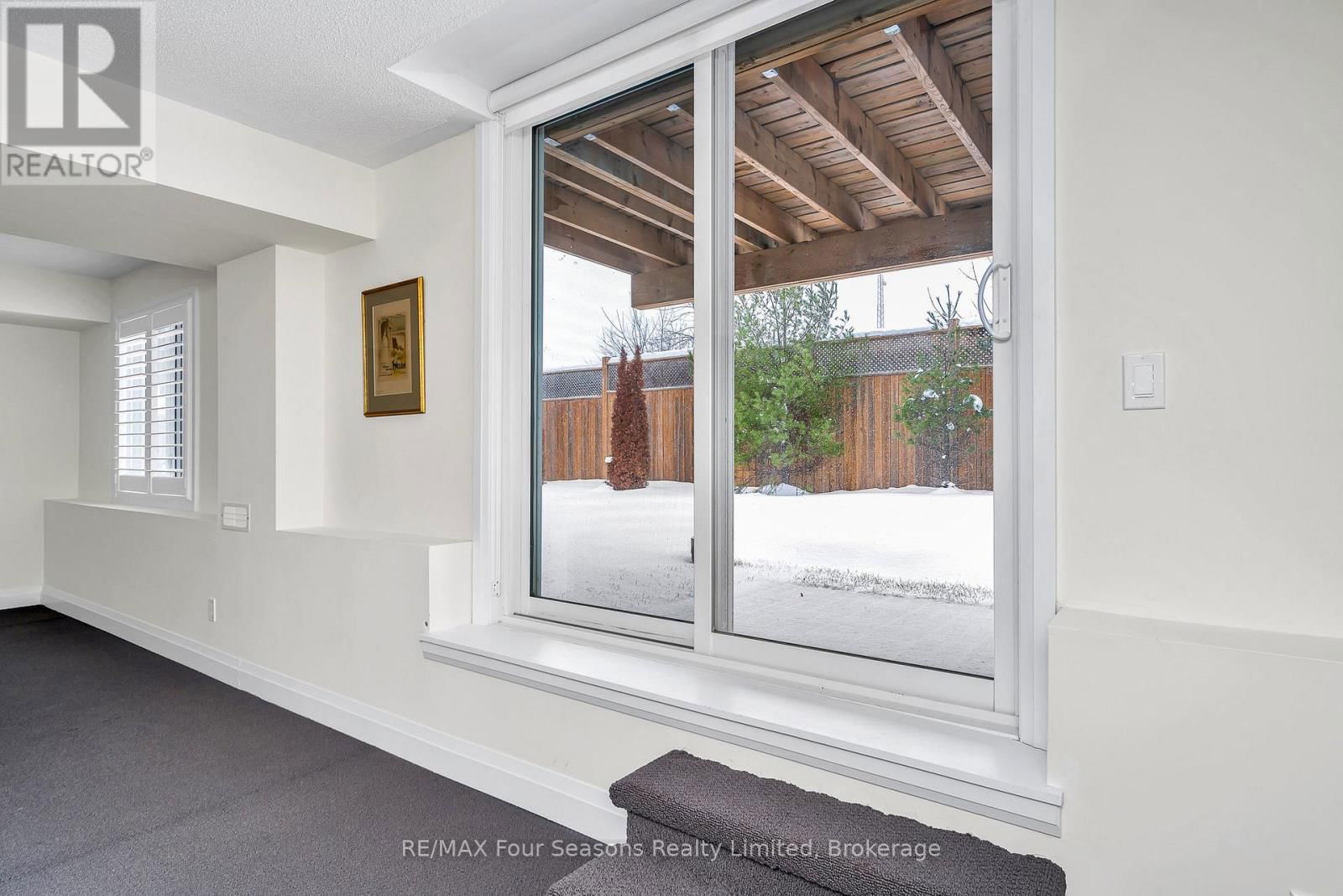 16 KARI CRESCENT Image 23