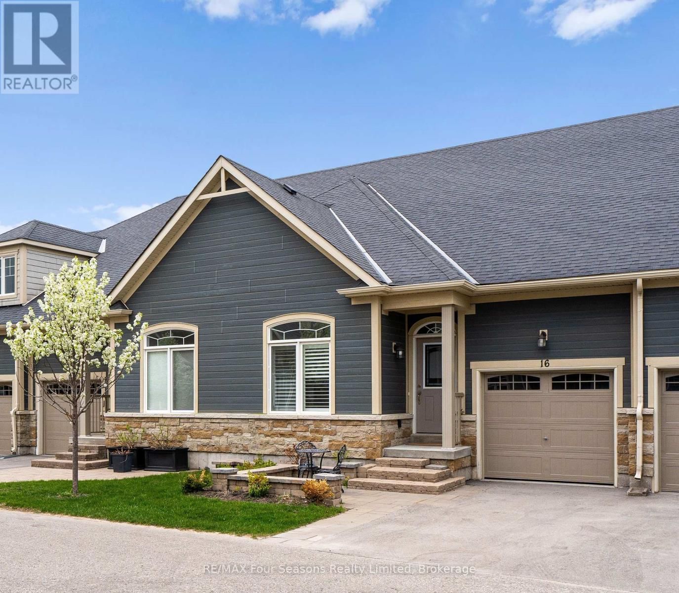 16 KARI CRESCENT Image 31