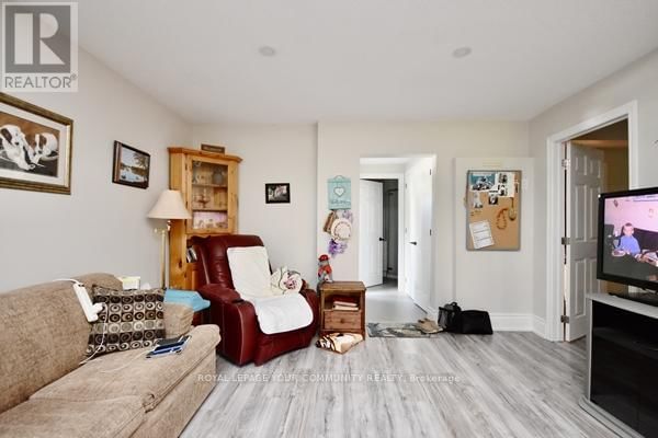 246 MISSISSAUGA STREET WEST Image 35
