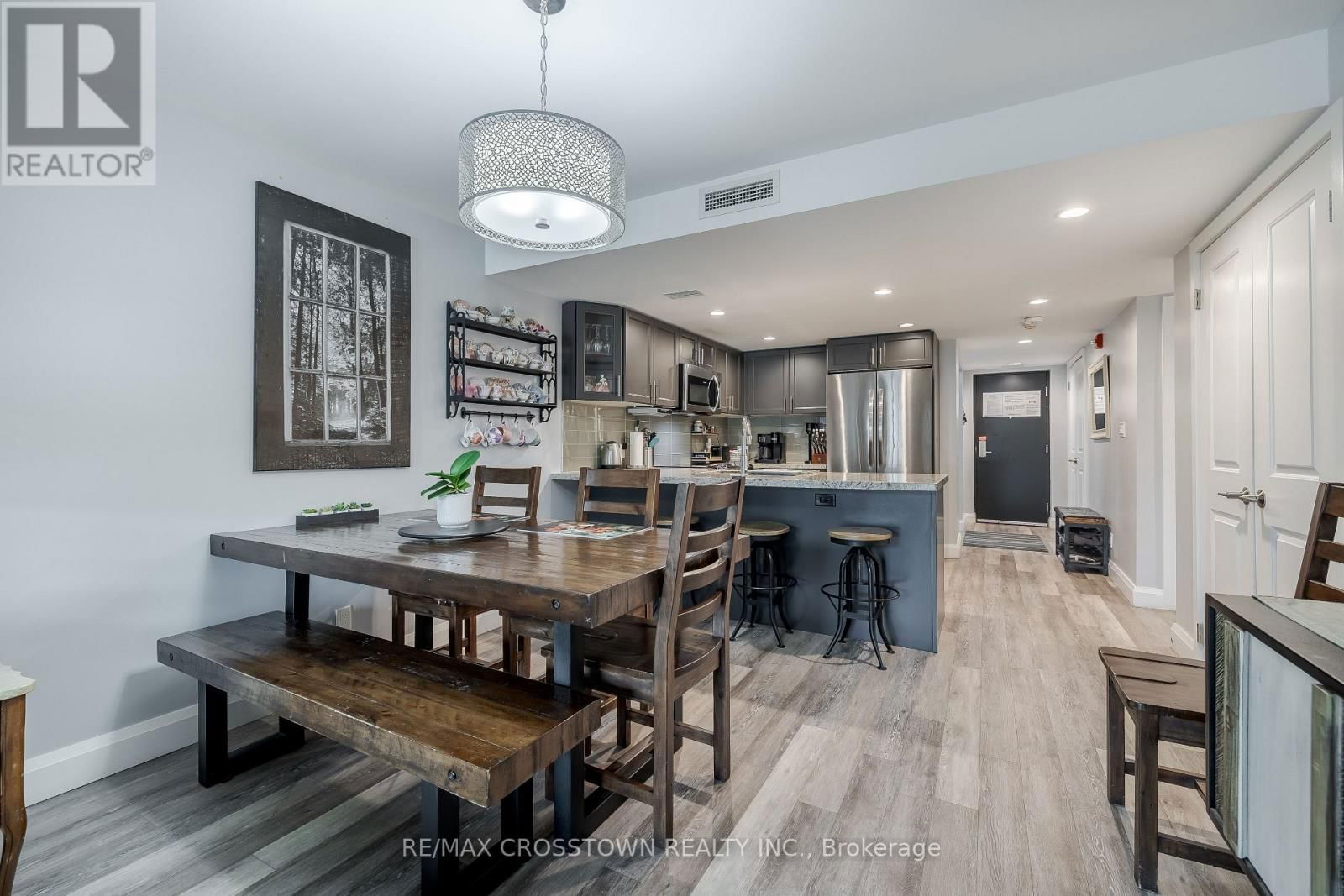 302 - 80 HORSESHOE BOULEVARD Image 12