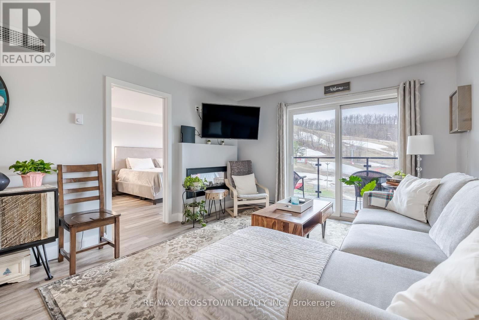 302 - 80 HORSESHOE BOULEVARD Image 16