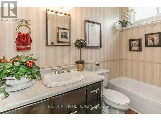134 INNISFIL STREET Image 17