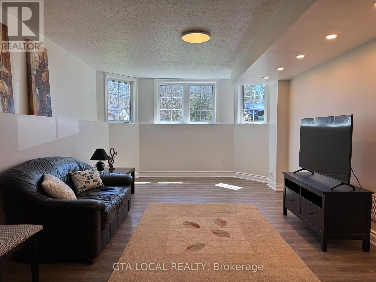 98 OSBORNE STREET Image 19
