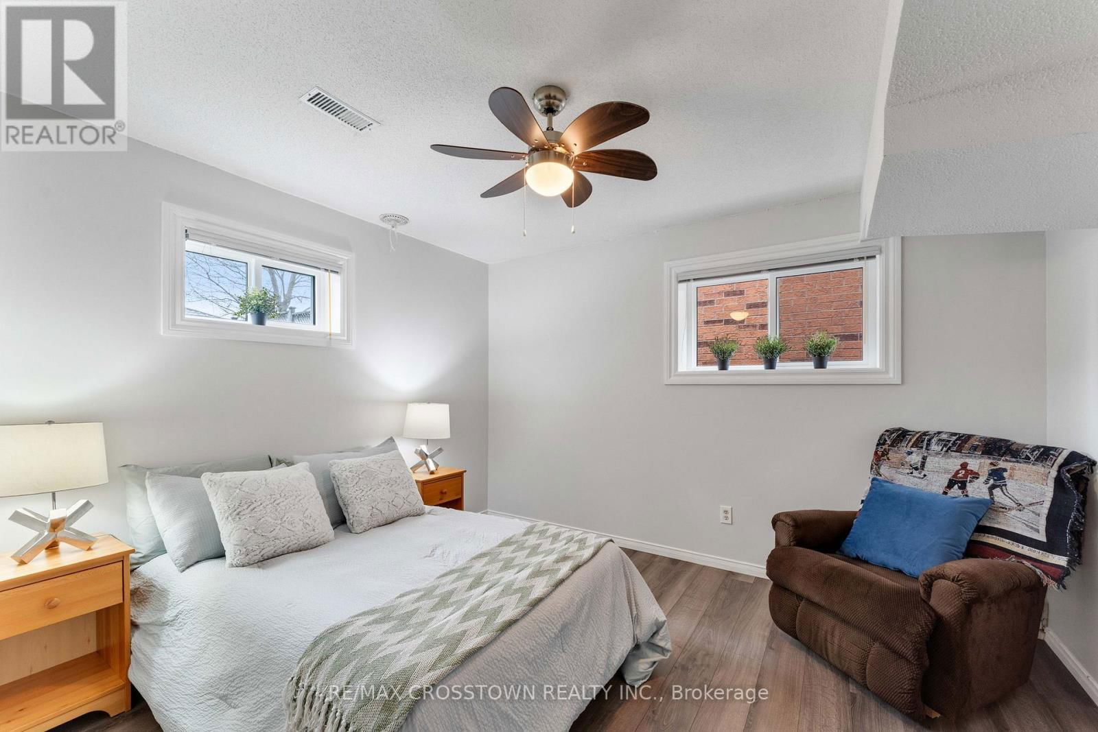 36 LESLIE AVENUE Image 23