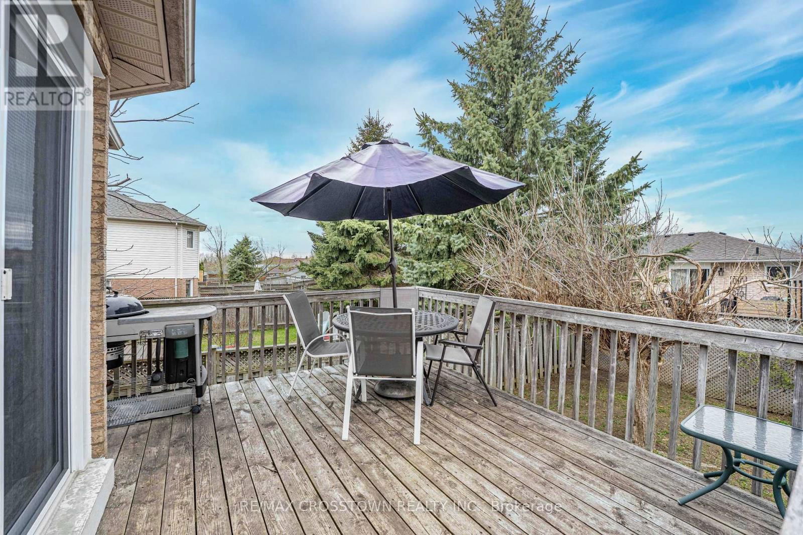36 LESLIE AVENUE Image 26