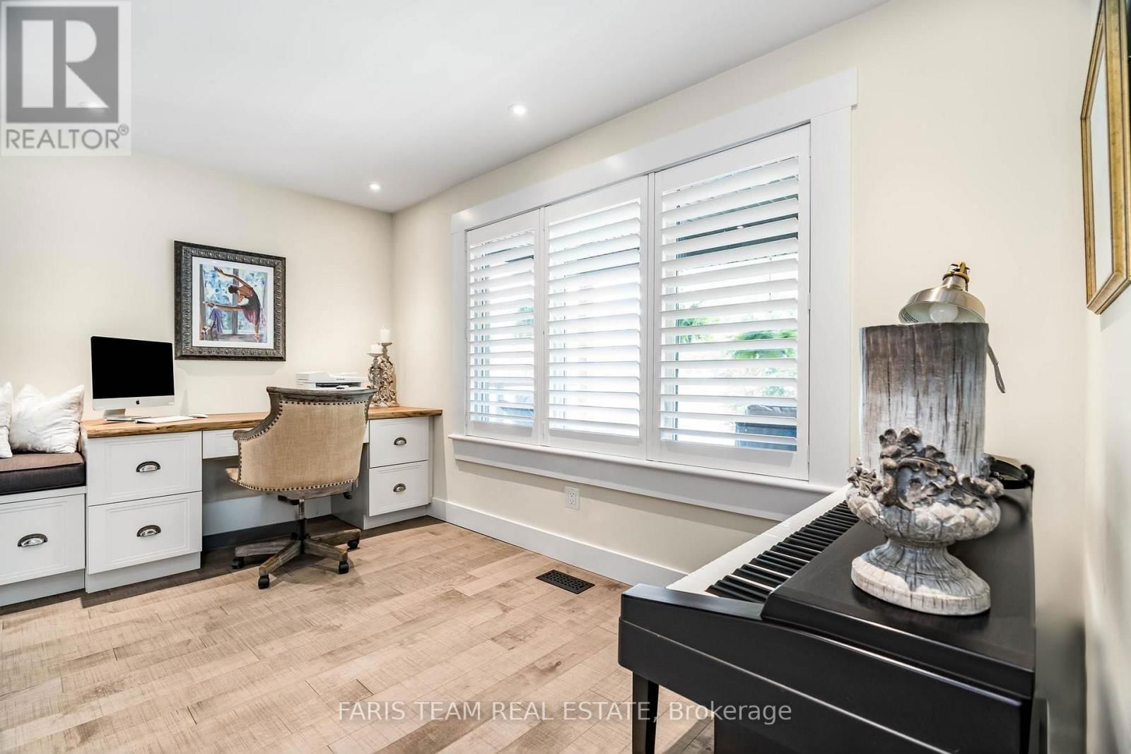 92 NELSON STREET Image 12