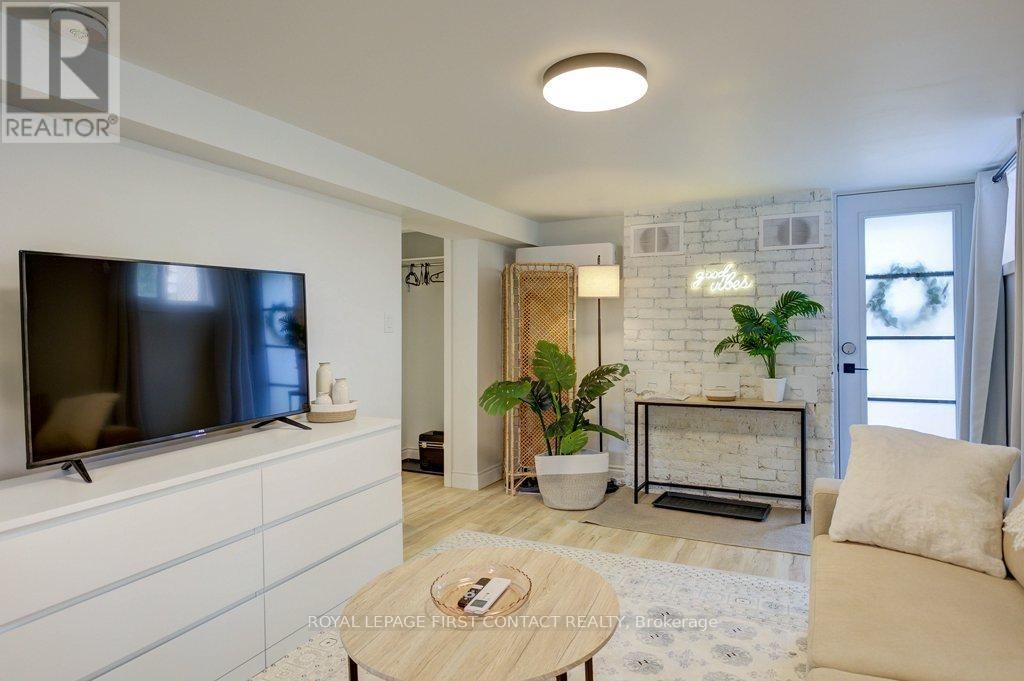 40 SOPHIA STREET WEST Image 23