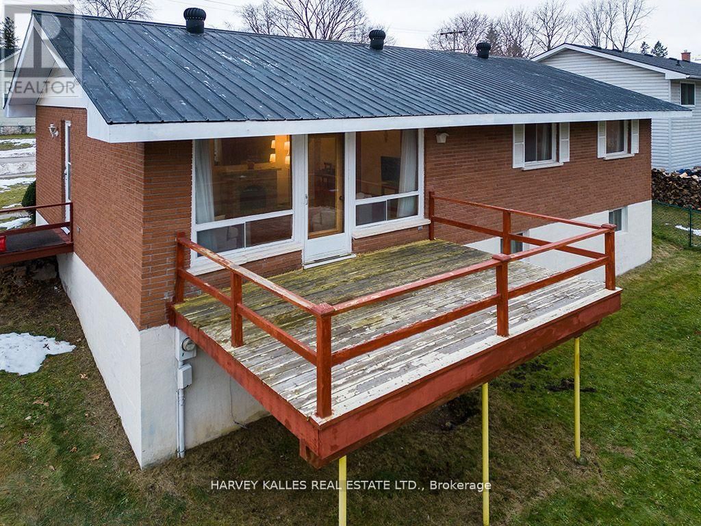226 WEIR STREET Image 30