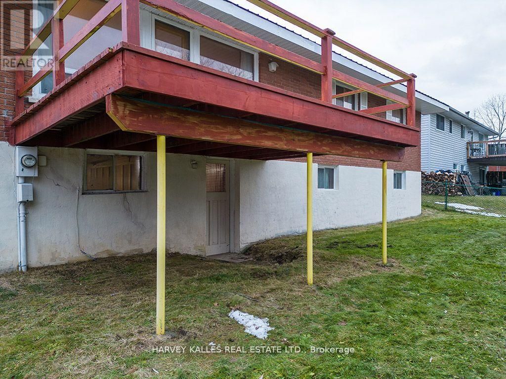 226 WEIR STREET Image 31