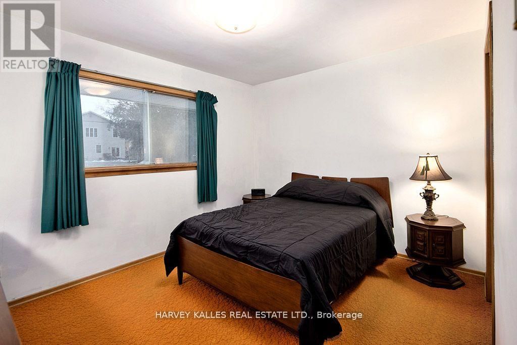 226 WEIR STREET Image 32