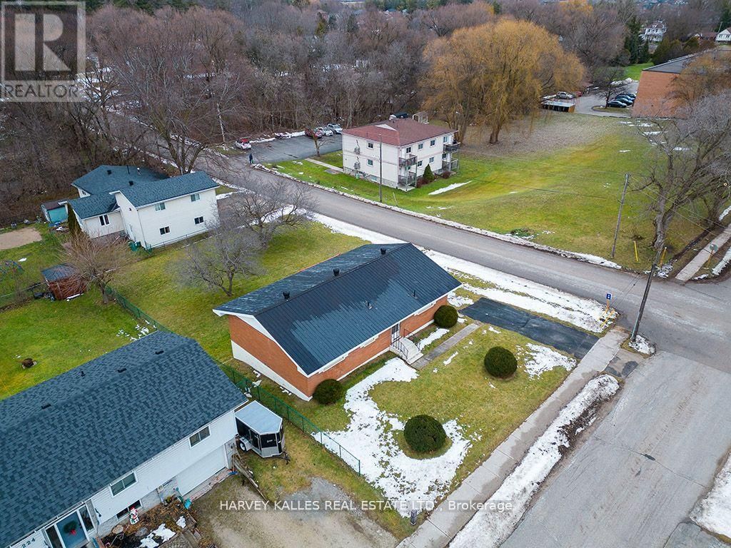 226 WEIR STREET Image 37