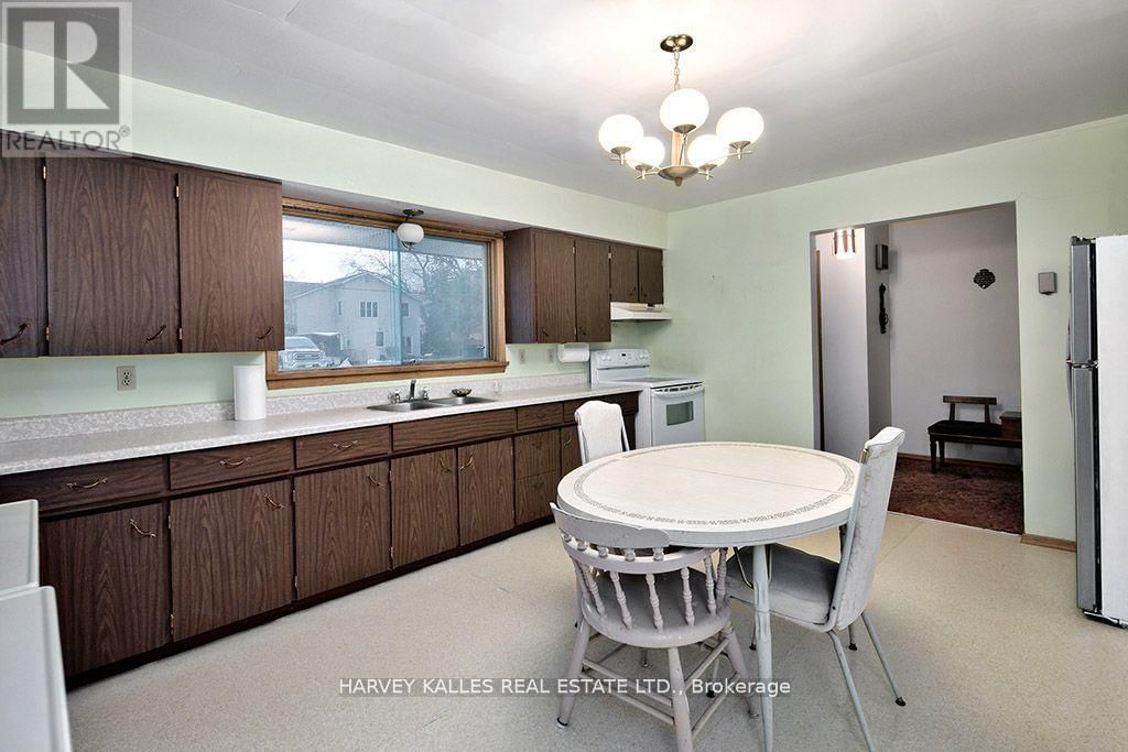 226 WEIR STREET Image 7