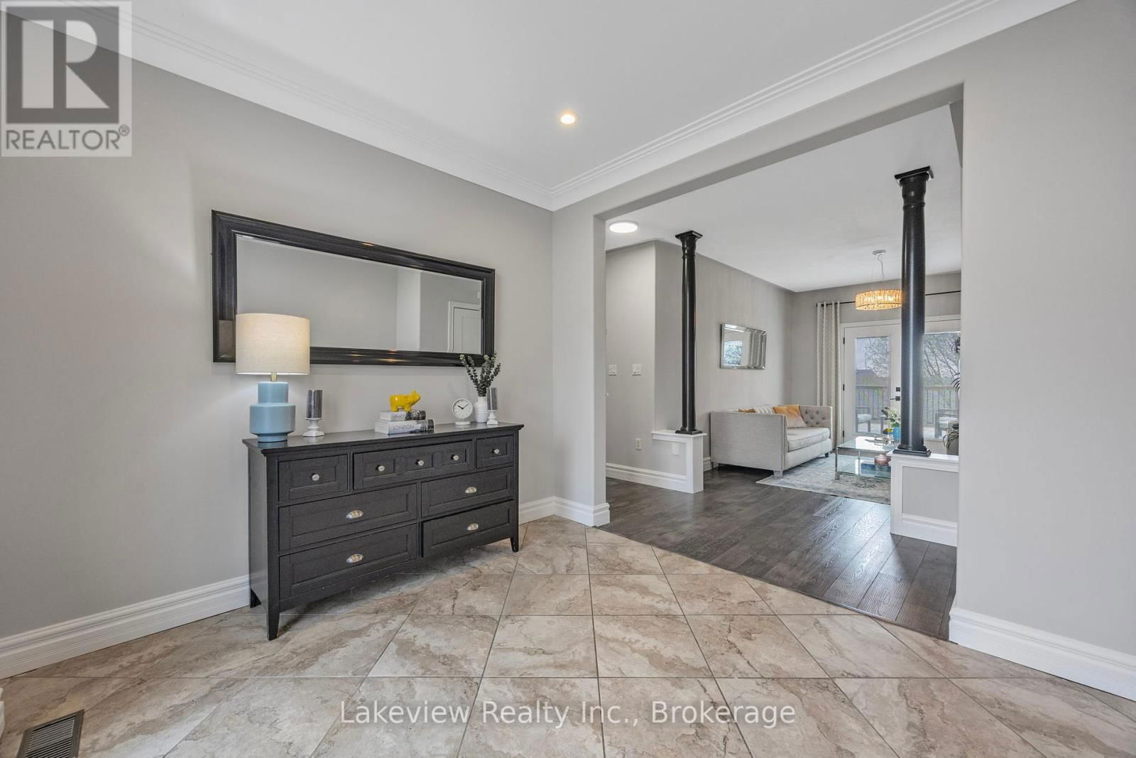 31 CLEOPATRA COURT Image 3