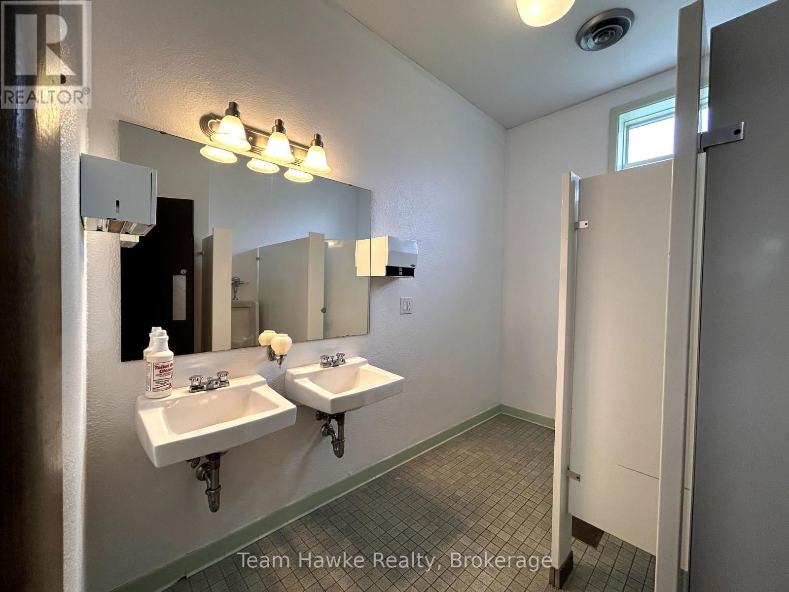 578 KING STREET Image 20