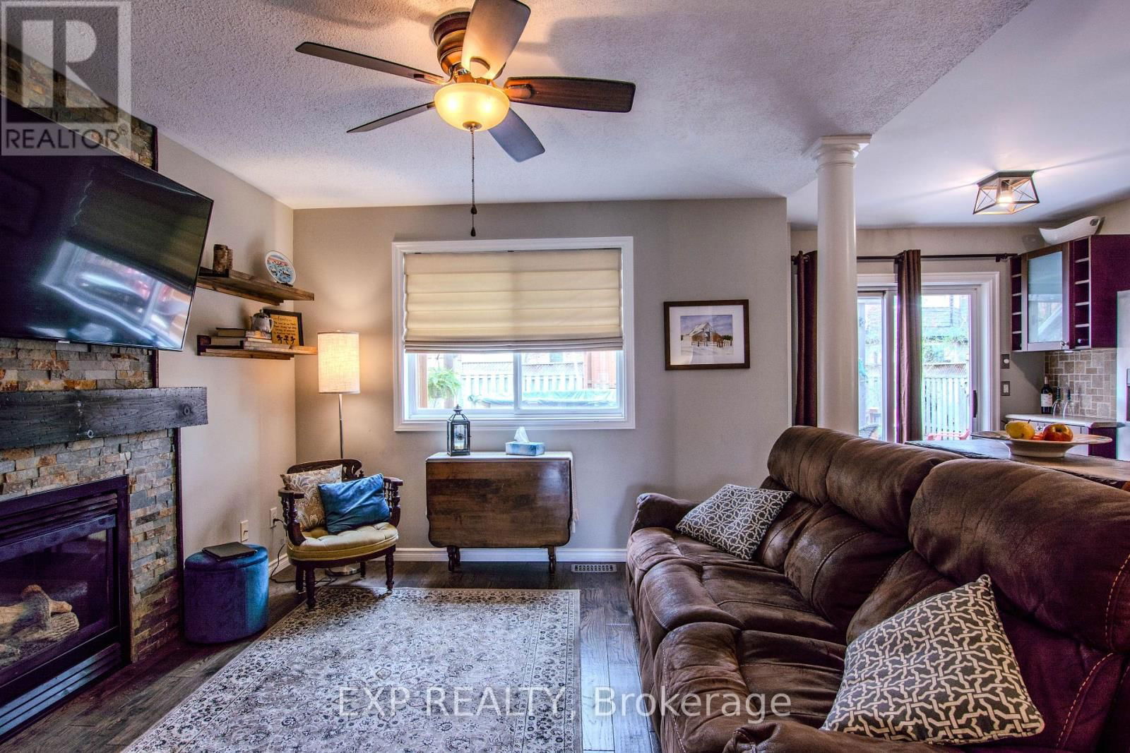 228 MAPLETON AVENUE SOUTH Image 10