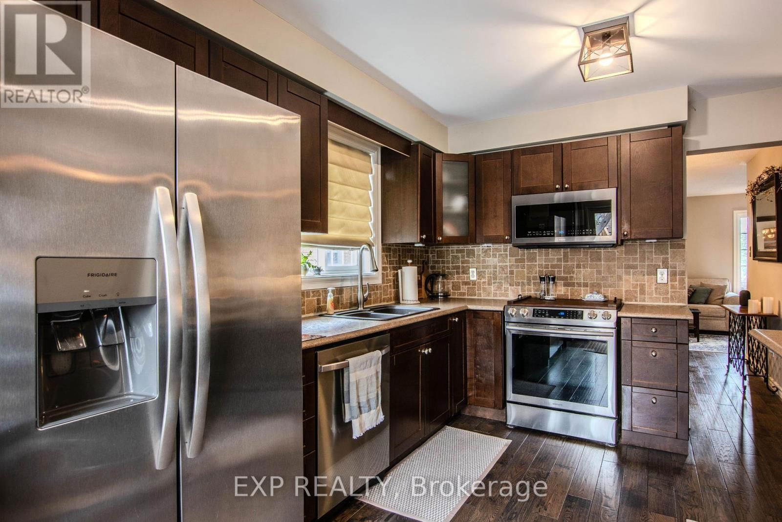 228 MAPLETON AVENUE SOUTH Image 13