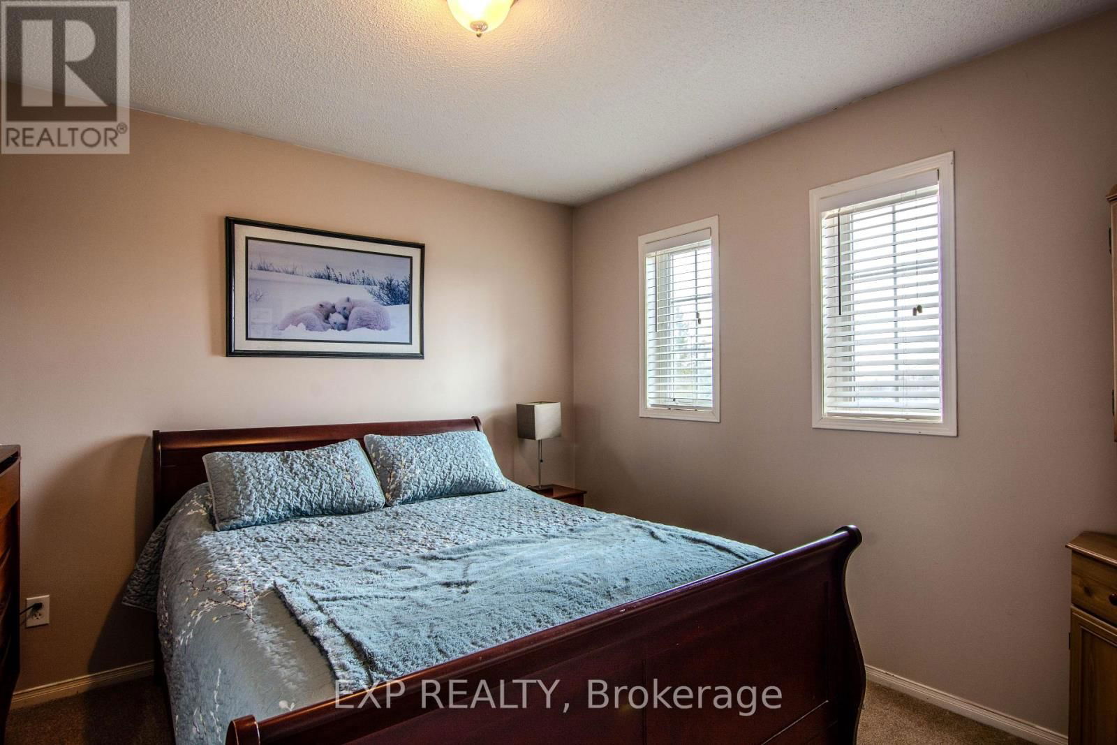 228 MAPLETON AVENUE SOUTH Image 23