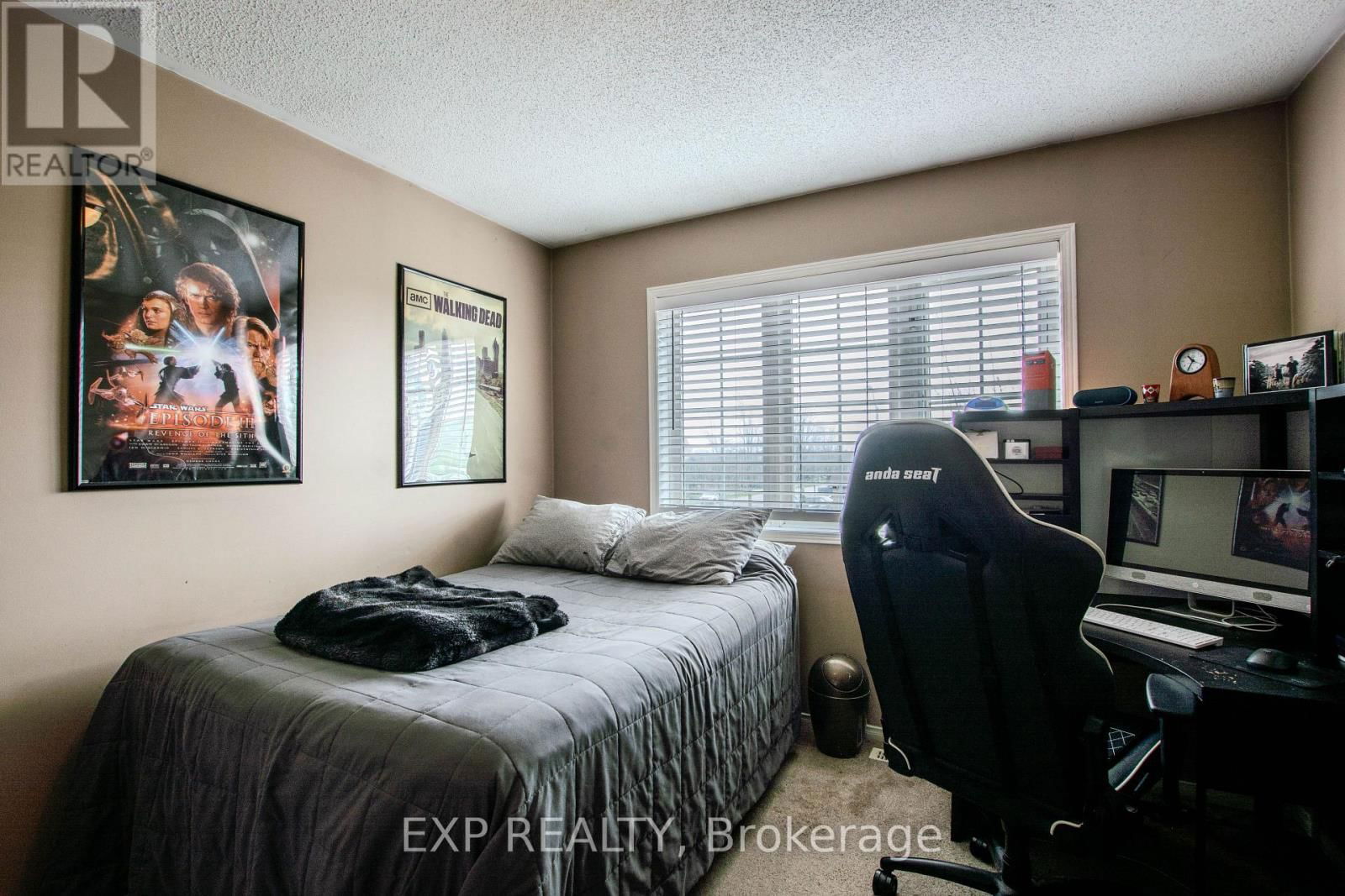 228 MAPLETON AVENUE SOUTH Image 24