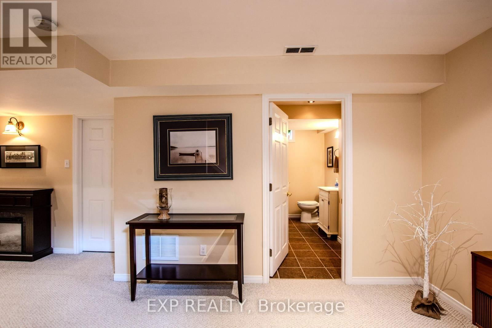 228 MAPLETON AVENUE SOUTH Image 30