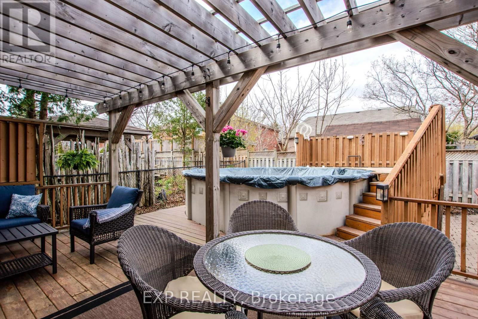 228 MAPLETON AVENUE SOUTH Image 36
