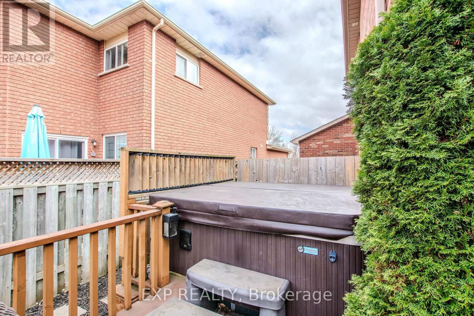228 MAPLETON AVENUE SOUTH Image 40