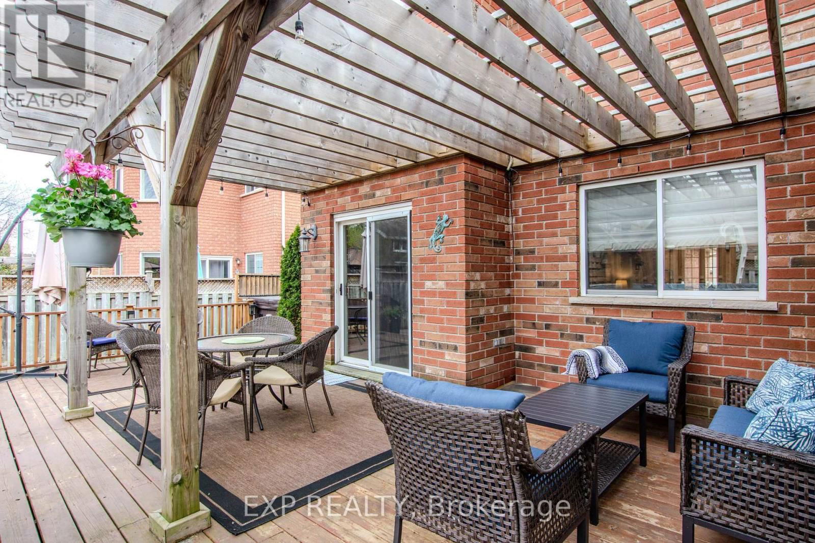 228 MAPLETON AVENUE SOUTH Image 43