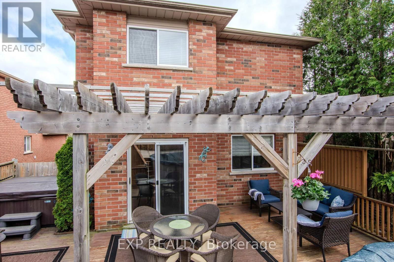 228 MAPLETON AVENUE SOUTH Image 45