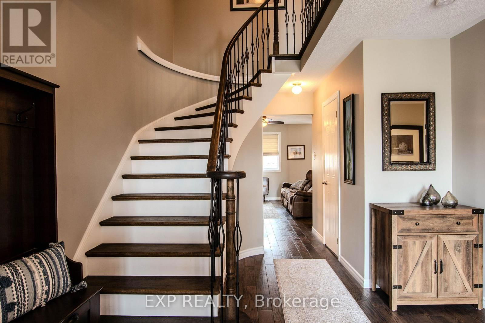 228 MAPLETON AVENUE SOUTH Image 6