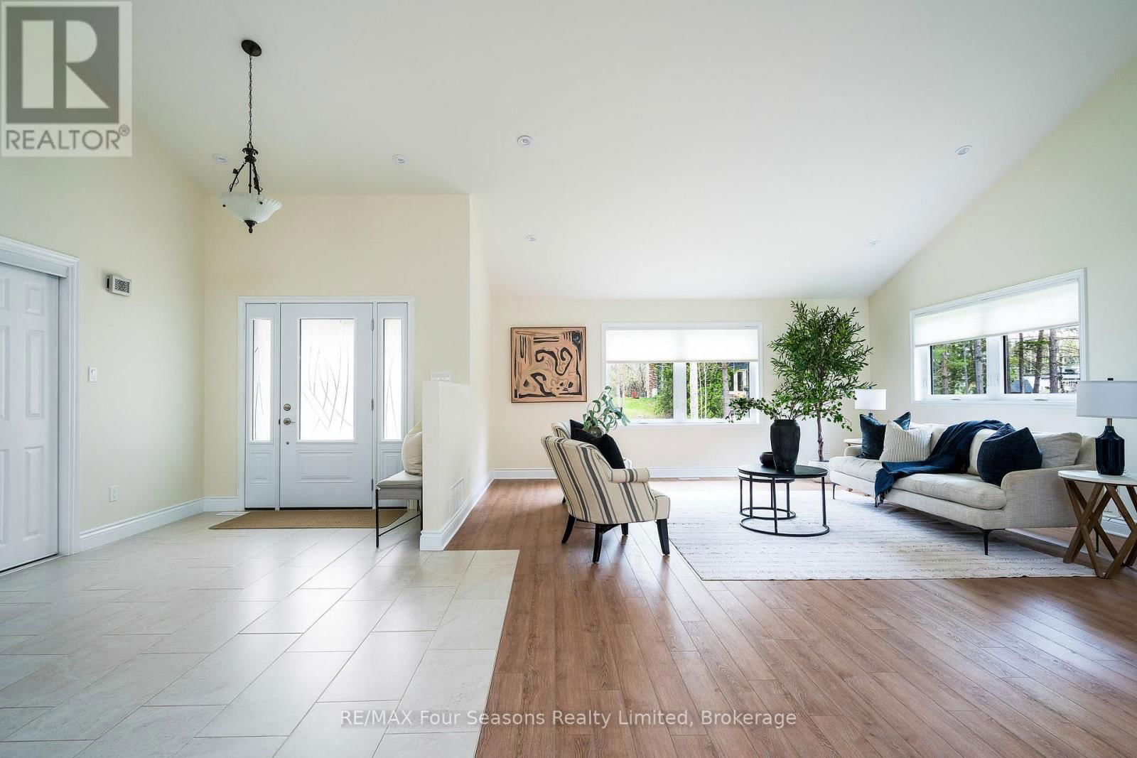 19 CURRIE AVENUE Image 13