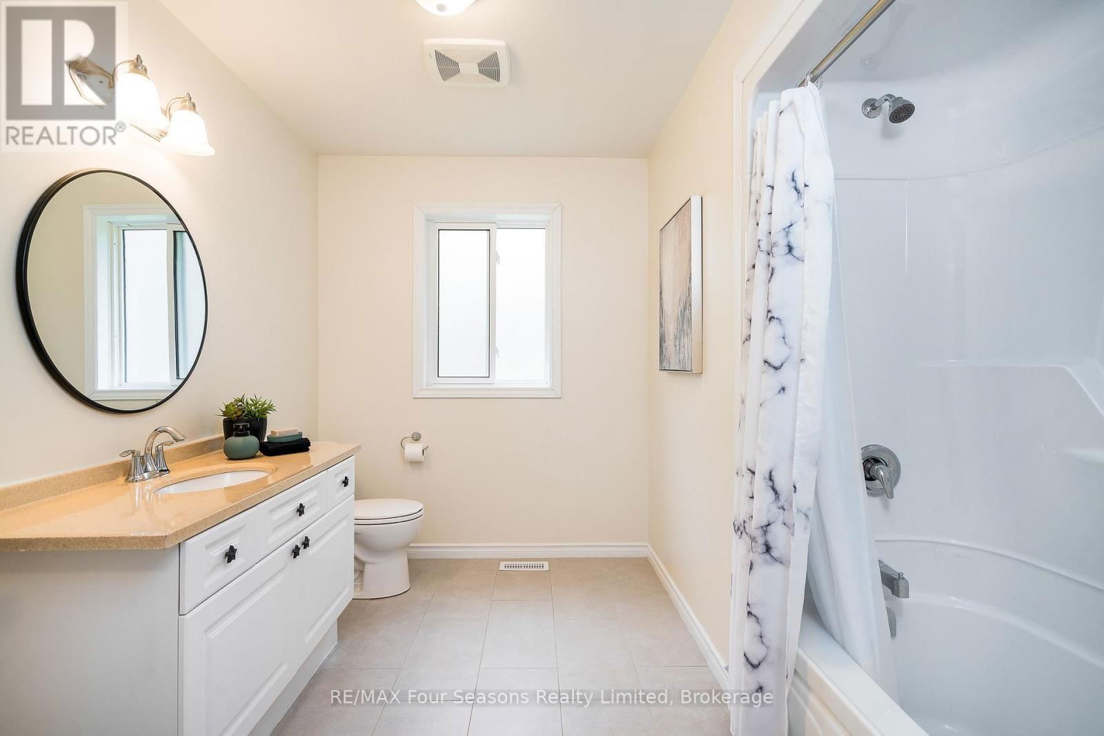 19 CURRIE AVENUE Image 22
