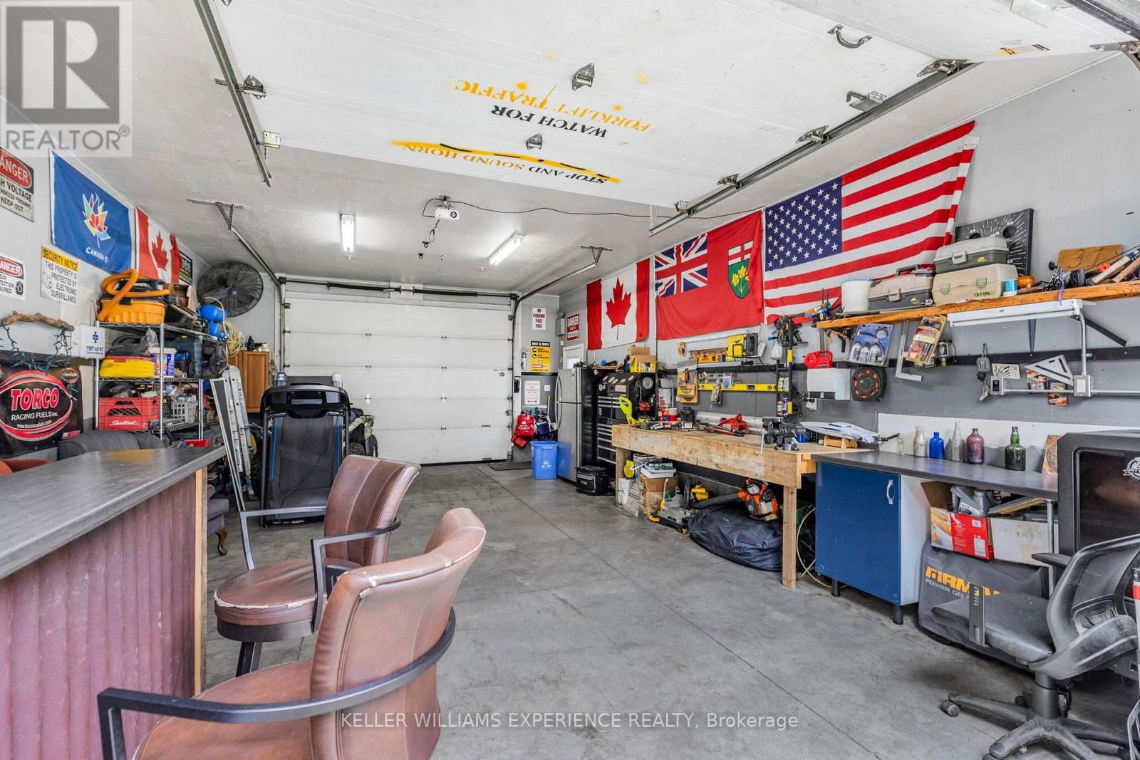 31 LAWRENCE AVENUE Image 19