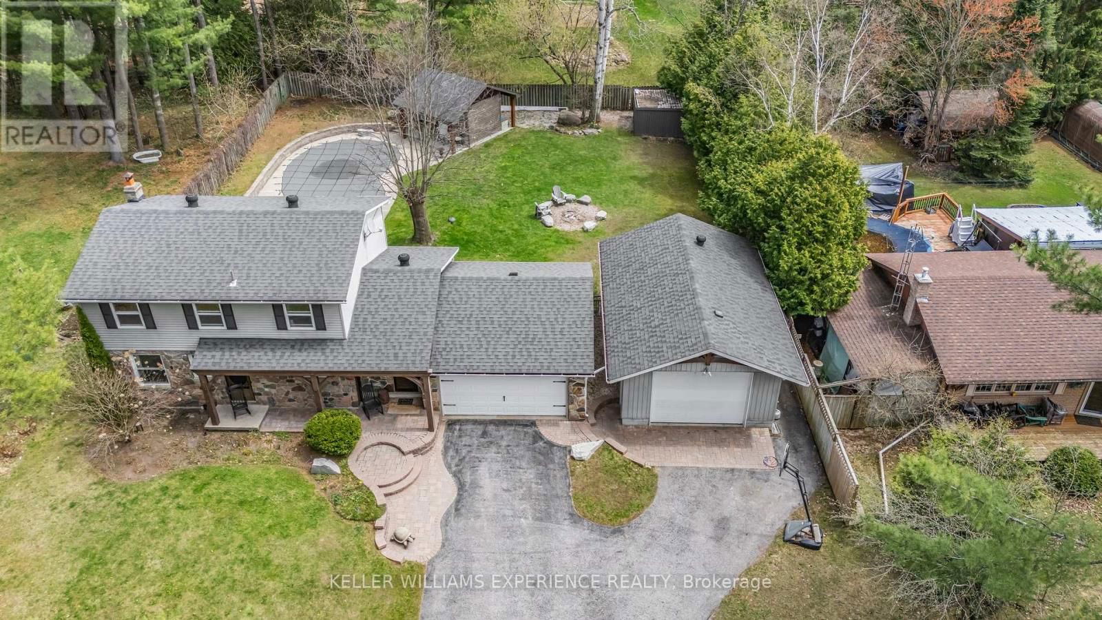 31 LAWRENCE AVENUE Image 2