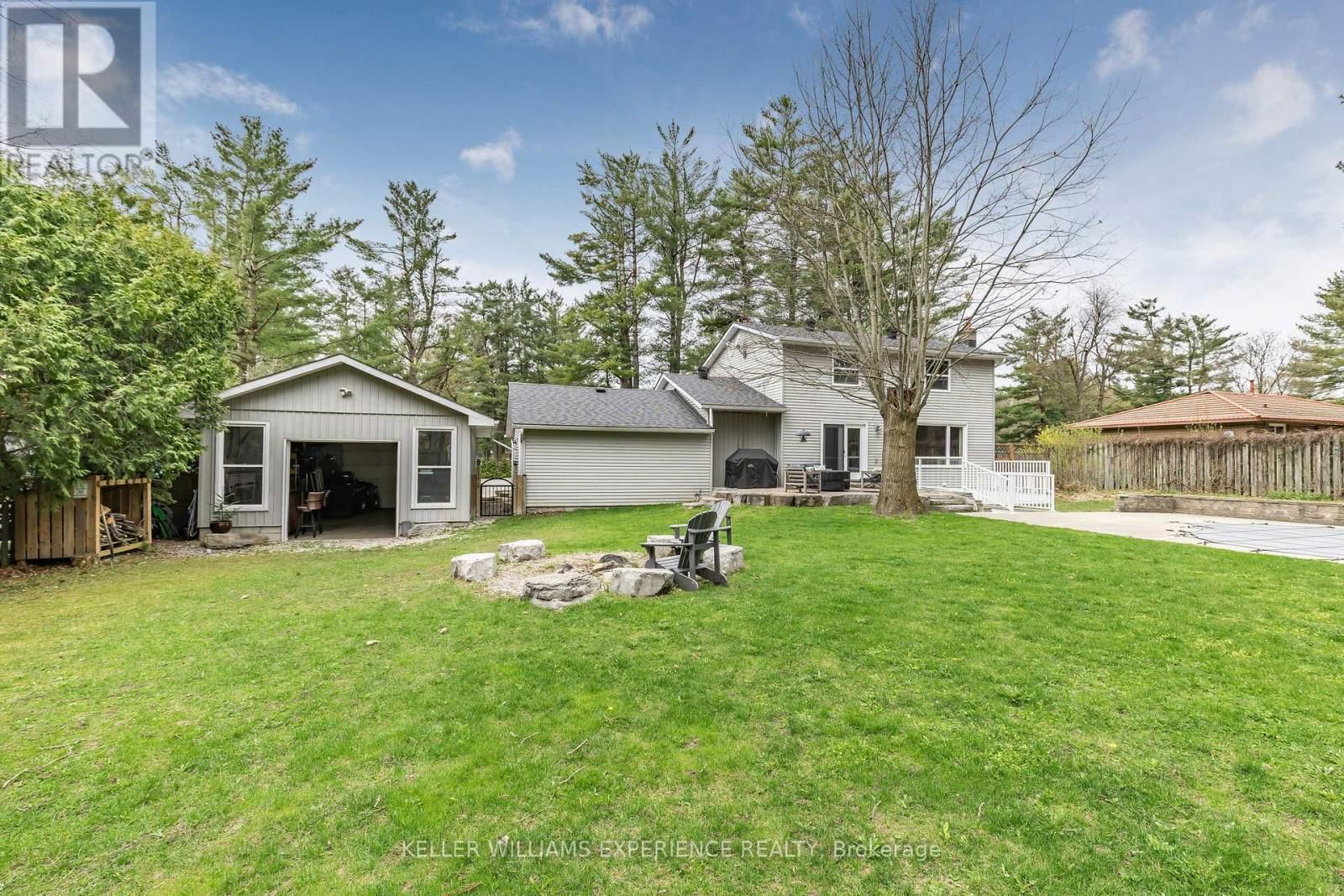 31 LAWRENCE AVENUE Image 26