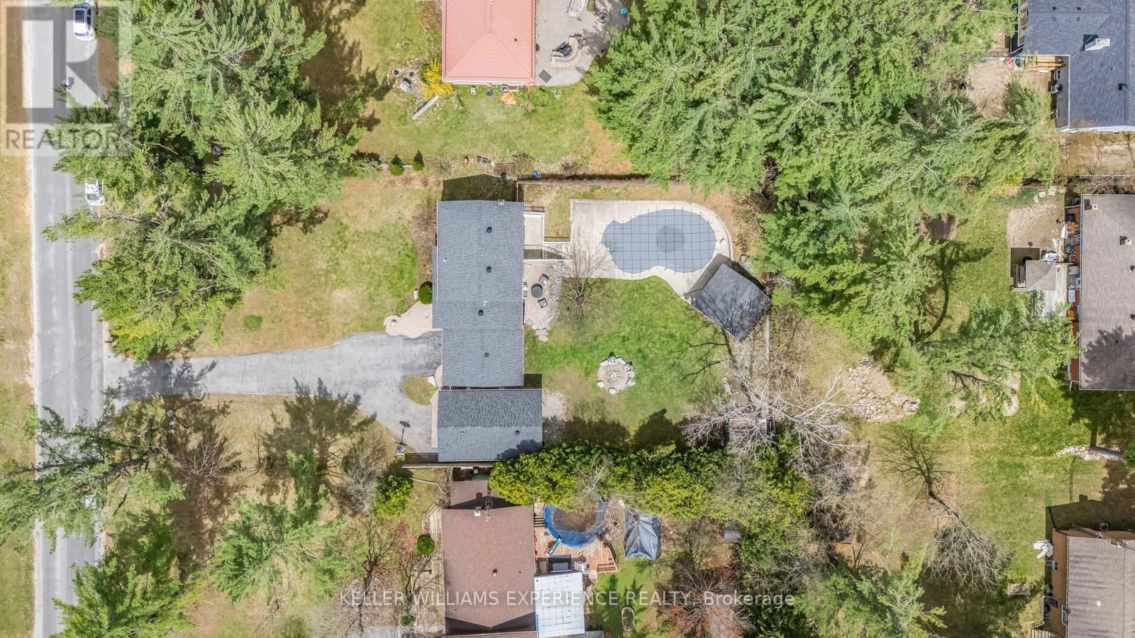 31 LAWRENCE AVENUE Image 27