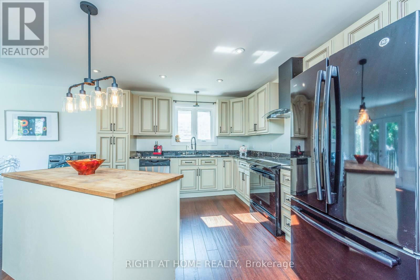 11 OTTAWAY AVENUE Image 15