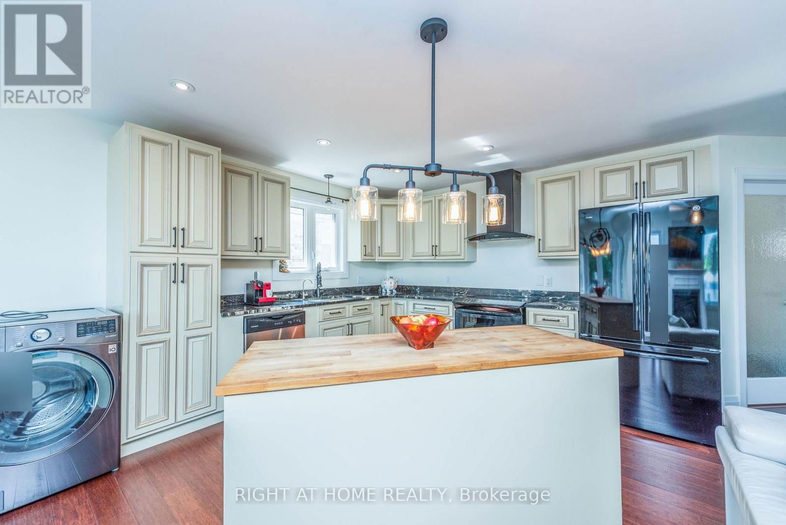 11 OTTAWAY AVENUE Image 17