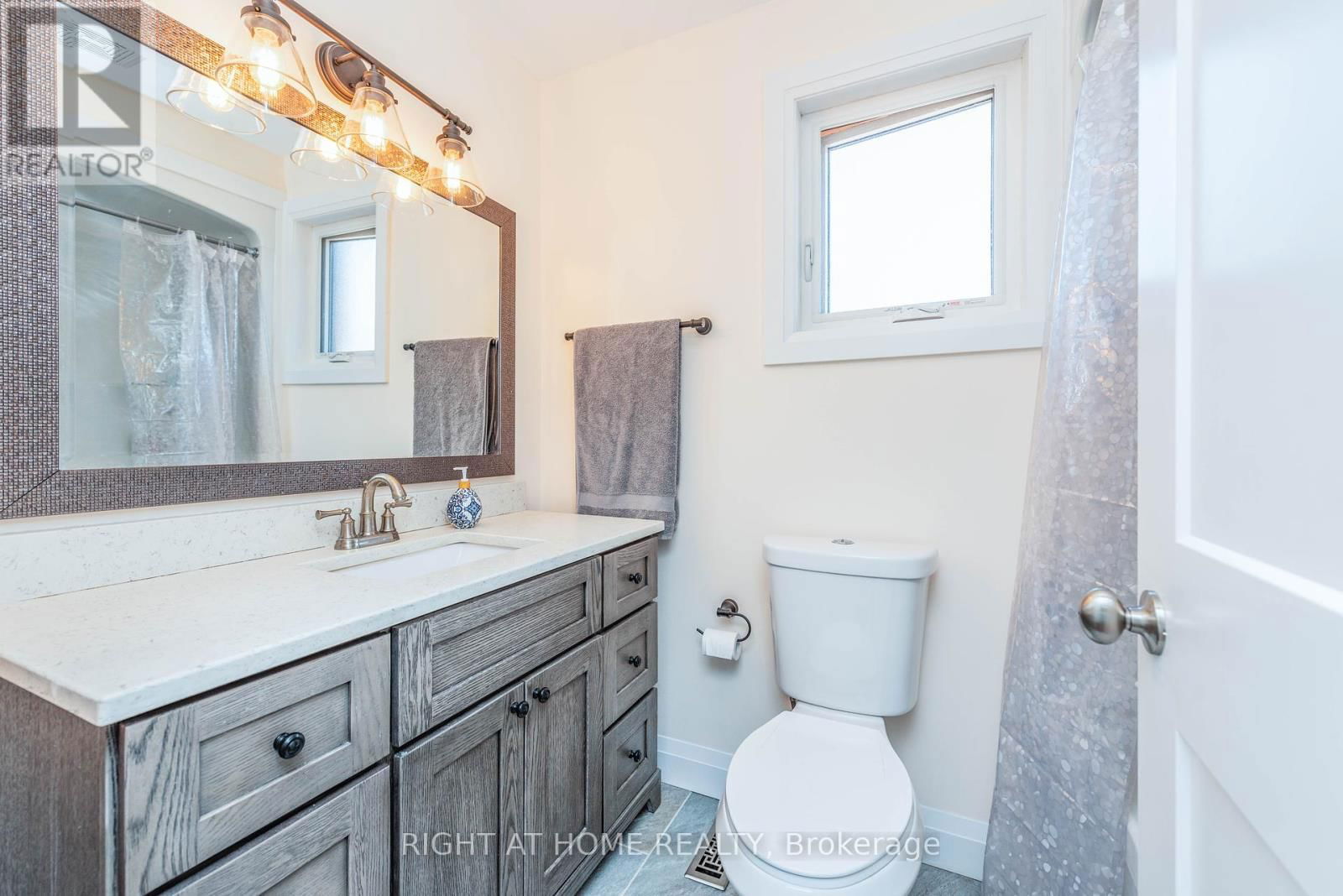 11 OTTAWAY AVENUE Image 23