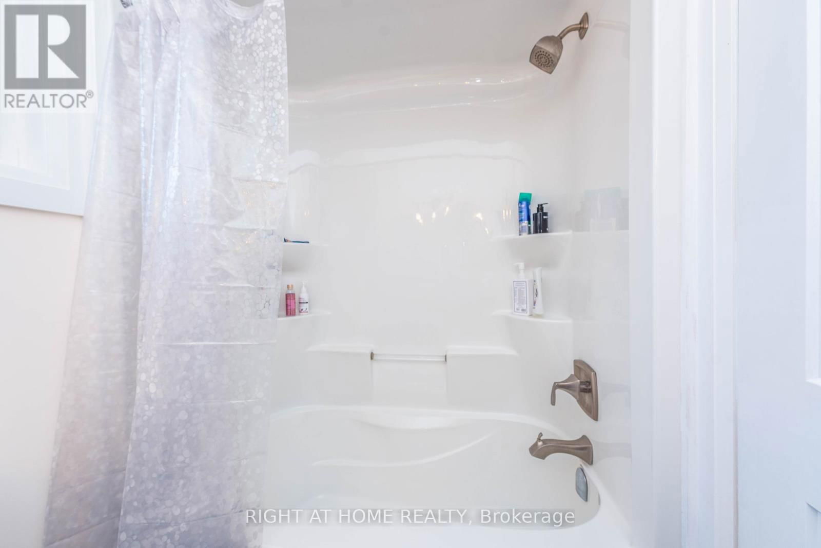 11 OTTAWAY AVENUE Image 24