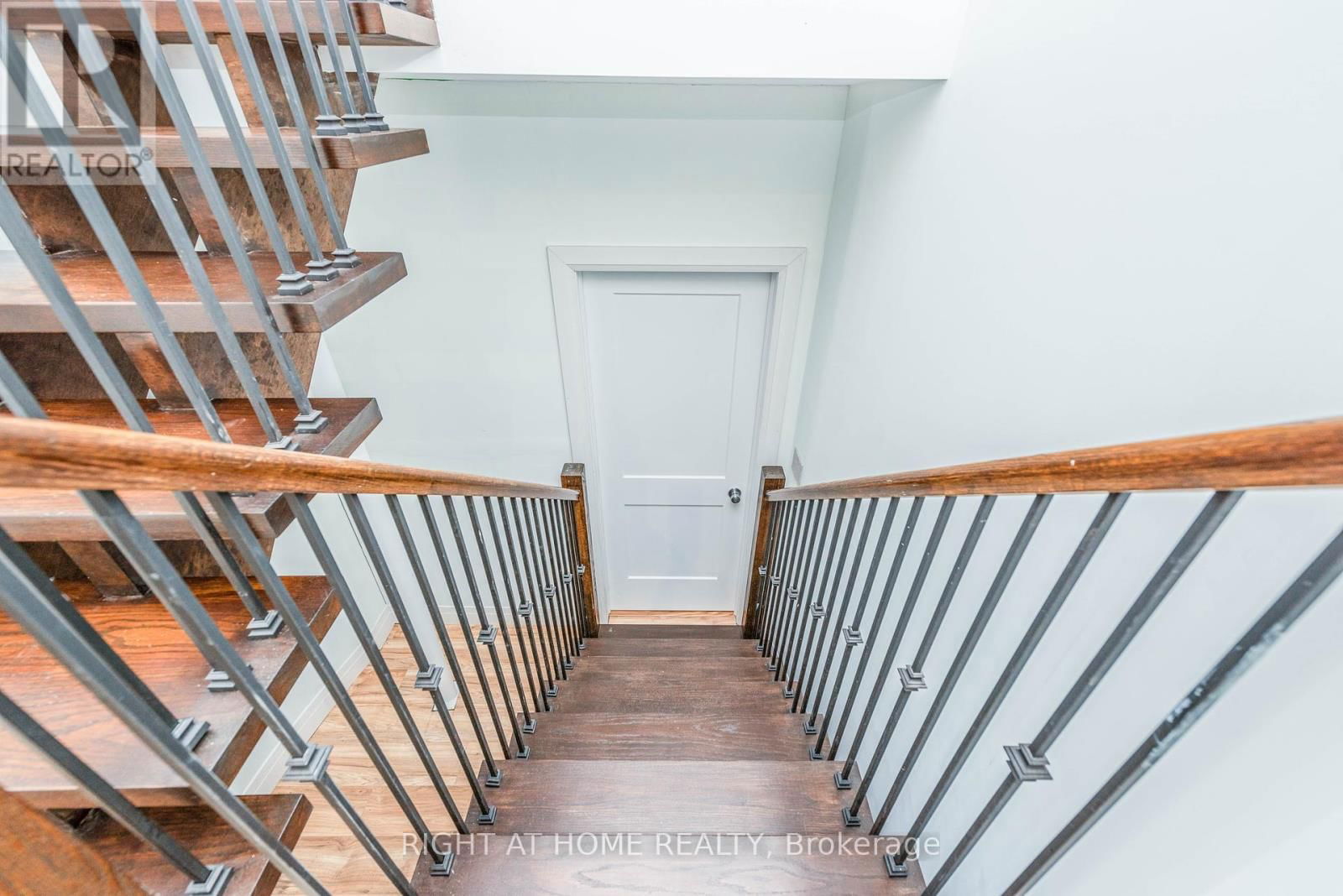 11 OTTAWAY AVENUE Image 32