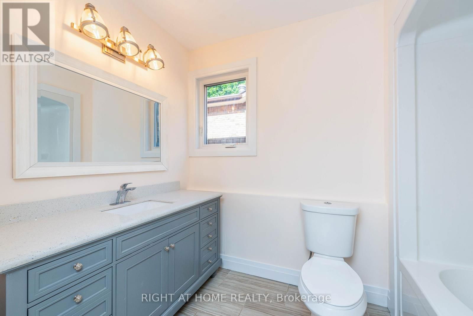 11 OTTAWAY AVENUE Image 36