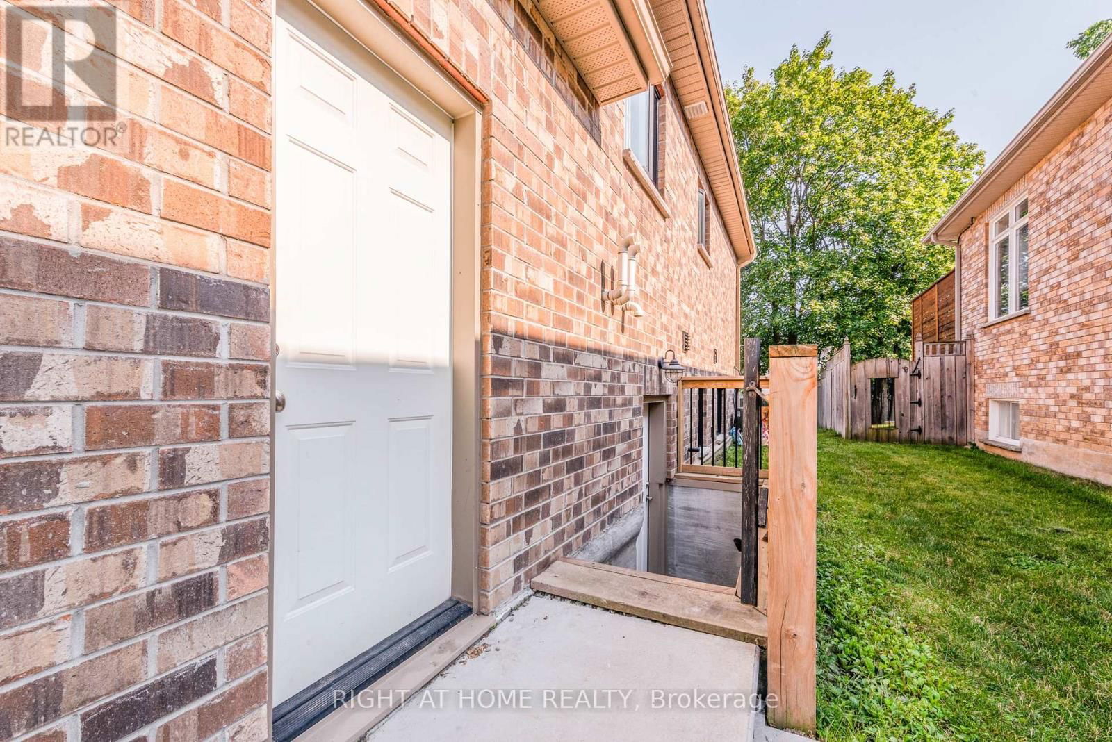 11 OTTAWAY AVENUE Image 45