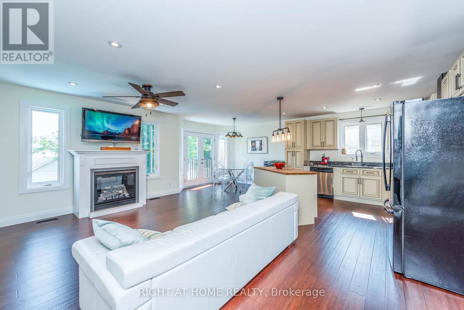11 OTTAWAY AVENUE Image 8