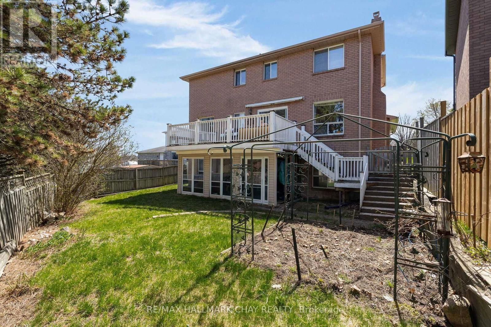 4 TRILLIUM CRESCENT Image 33